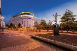 Hilton Cardiff, opening hours