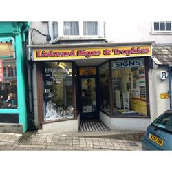 Liskeard Trophies, opening hours