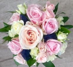 T? Blodau Florist, Caeathro opening hours