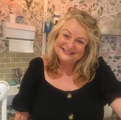 One to One Beauty Studio, Tremadog opening hours