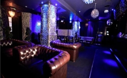 Whites Gentlemens Club, London opening hours