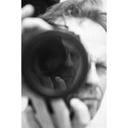 Dean Brannagan Photography, London opening hours