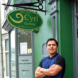 Cyrl Cymru Gwallt gan Richard James, Aberystwyth opening hours