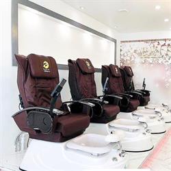 Le Parlour Nails and Beauty, London opening hours